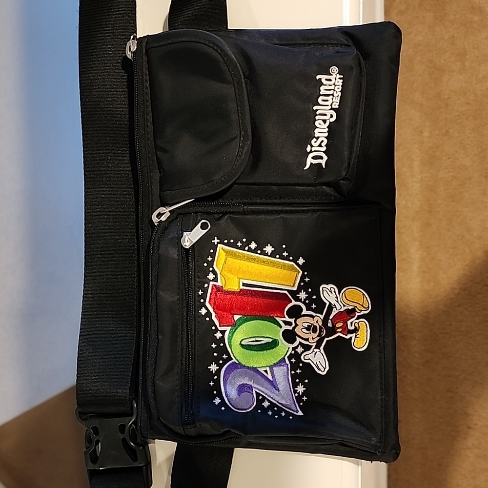 Disney 2011 Micky Mouse Fanny Pack